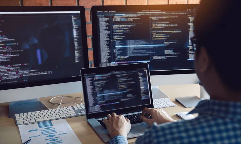 数据科学选型:R与Python如何赋能凌源市网站建设?